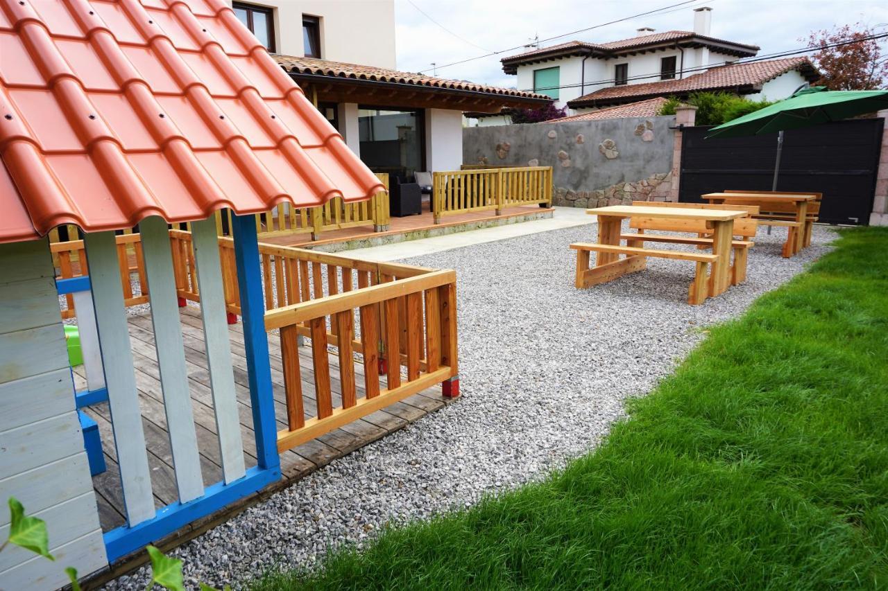 Apartamentos La Playina Llanes Exterior photo